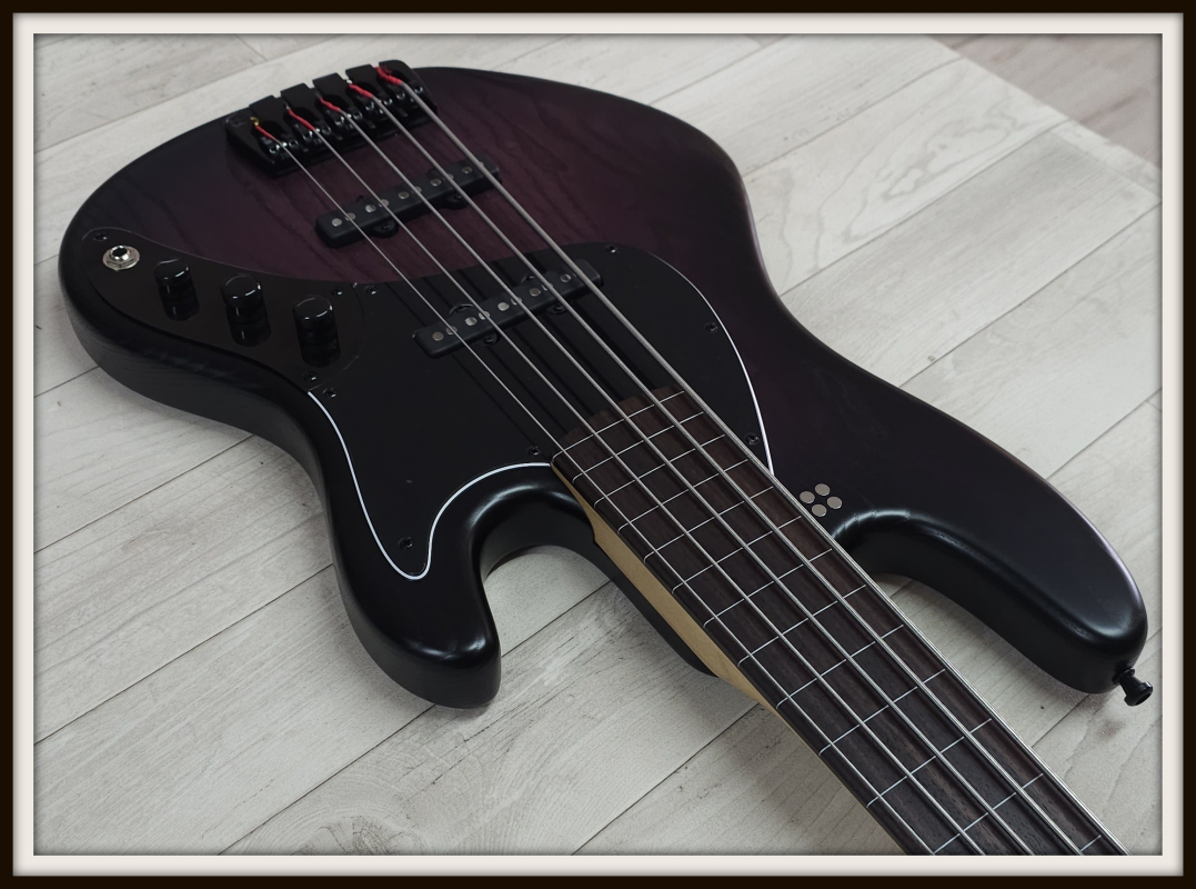 Sandberg California II TT5 passiv Fretless, Open Pore Violetburst